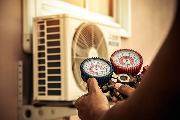 Professional Hvac technician working in Fannin, TX